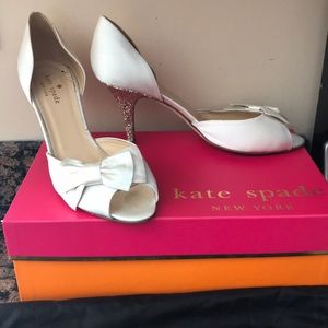 Kate Spade Sala (ivory satin-gold glitter heel)